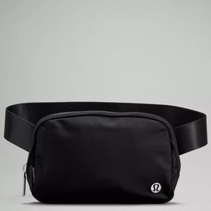 NWT Lululemon Everywhere Belt Bag (Black)